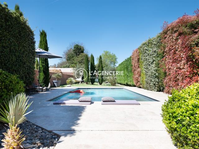 Maison 8 pièces 195 m²