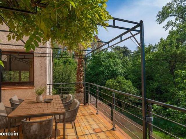 Maison 8 pièces 195 m²