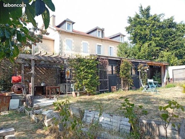 Maison 8 pièces 195 m²