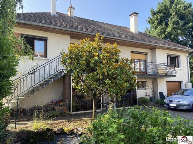 Maison 8 pièces 195 m²