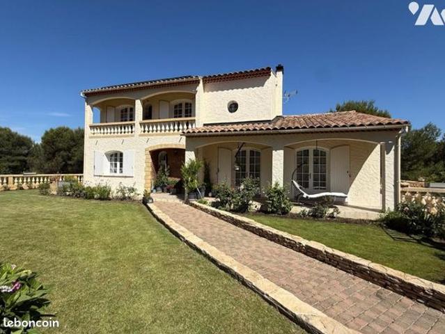 Maison 8 pièces 195 m²