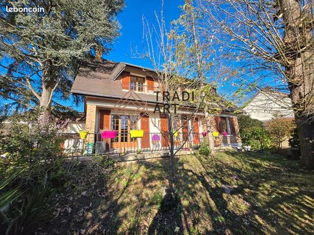 Maison 8 pièces 195 m²