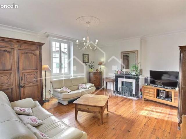 Maison 8 pièces 195 m²