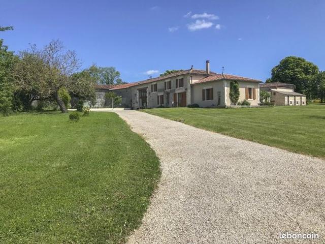 Maison 8 pièces 195 m²
