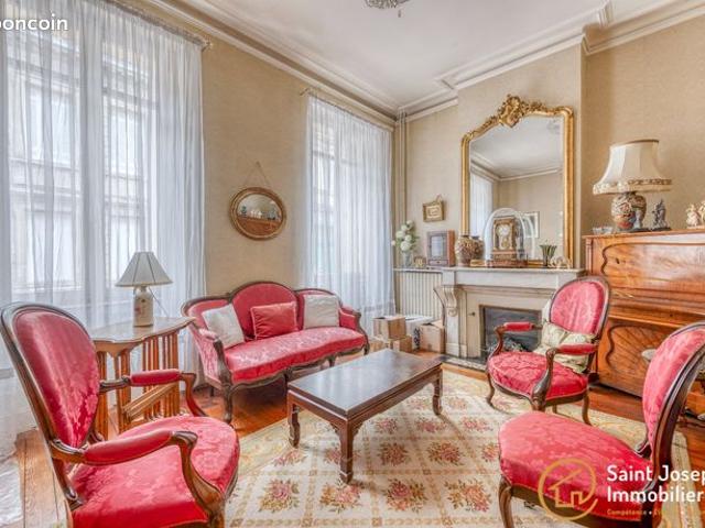 Maison 8 pièces 195 m²