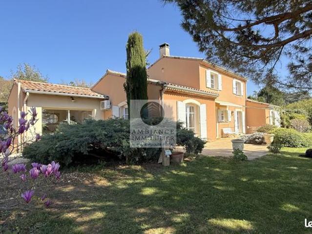 Maison 8 pièces 196 m²