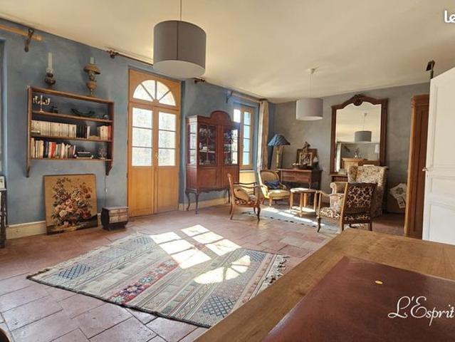 Maison 8 pièces 196 m²