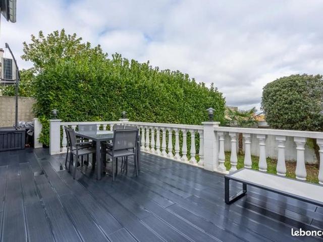 Maison 8 pièces 196 m²