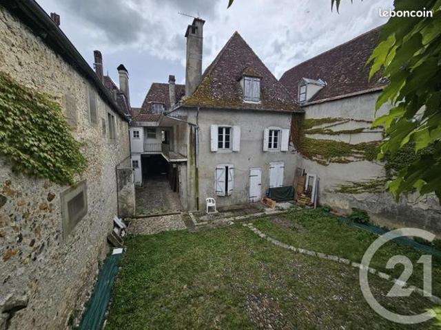 Maison 8 pièces 196 m²