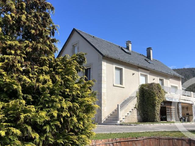 Maison 8 pièces 196 m²