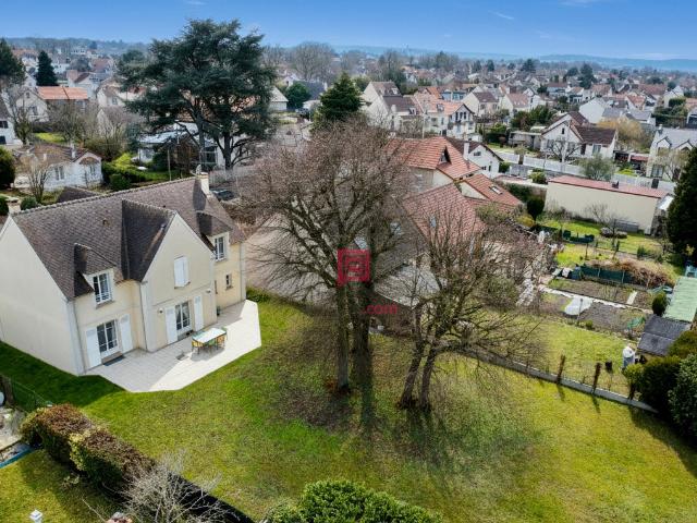 Maison 8 pièces 196 m²
