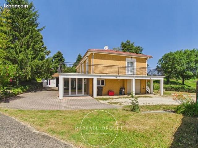 Maison 8 pièces 196 m²