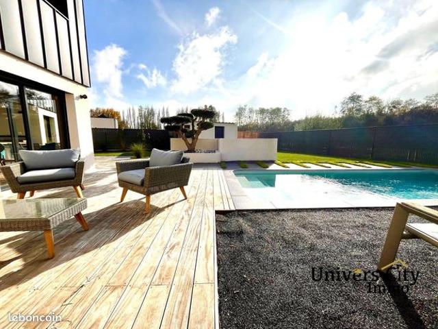 Maison 8 pièces 196 m²