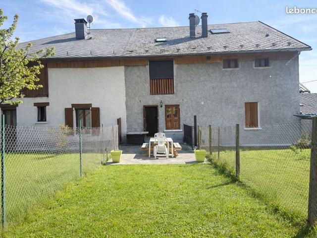 Maison 8 pièces 196 m²