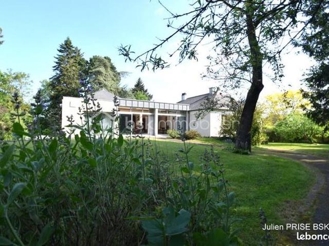 Maison 8 pièces 196 m²