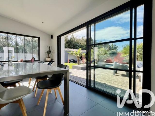 Maison 8 pièces 196 m²