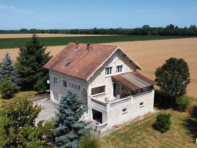 Maison 8 pièces 196 m²