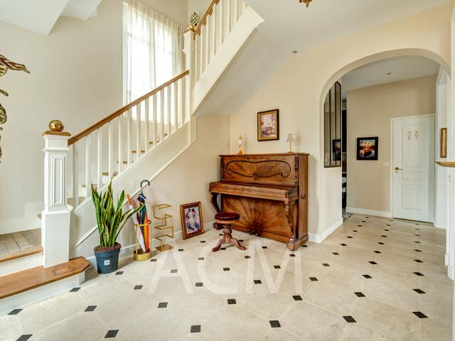 Maison 8 pièces 196 m²
