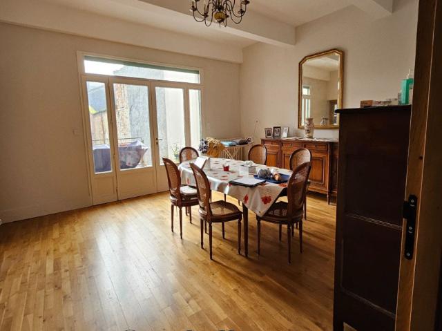 Maison 8 pièces 196 m²
