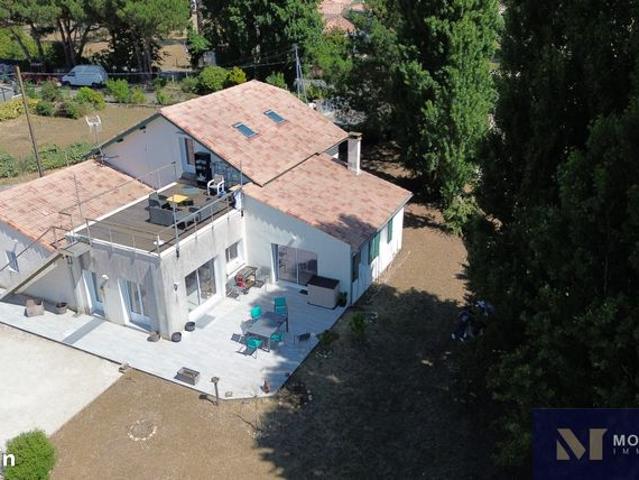 Maison 8 pièces 196 m²