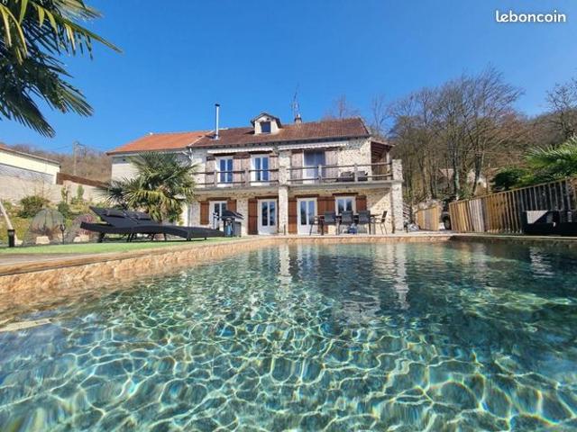 Maison 8 pièces 196 m²