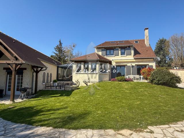 Maison 8 pièces 196 m²