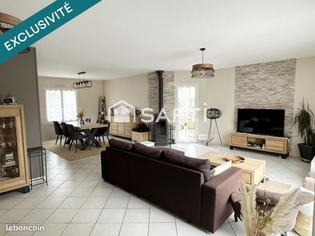 Maison 8 pièces 196 m²