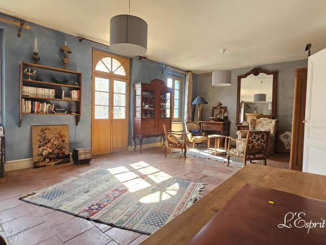 Maison 8 pièces 196 m²