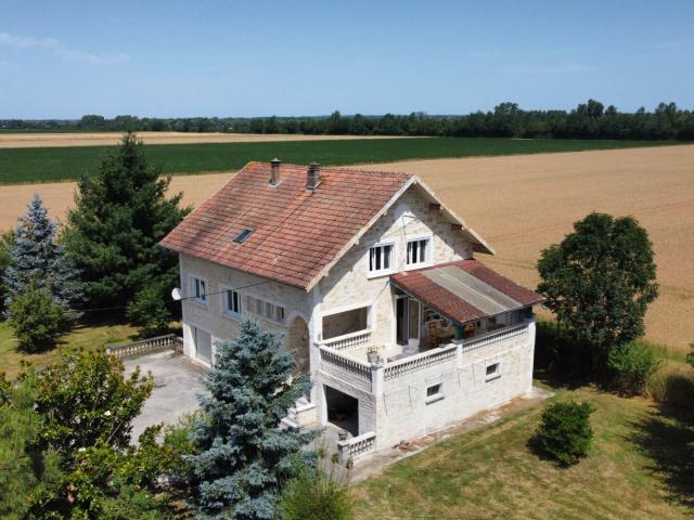 Maison 8 pièces 196 m²