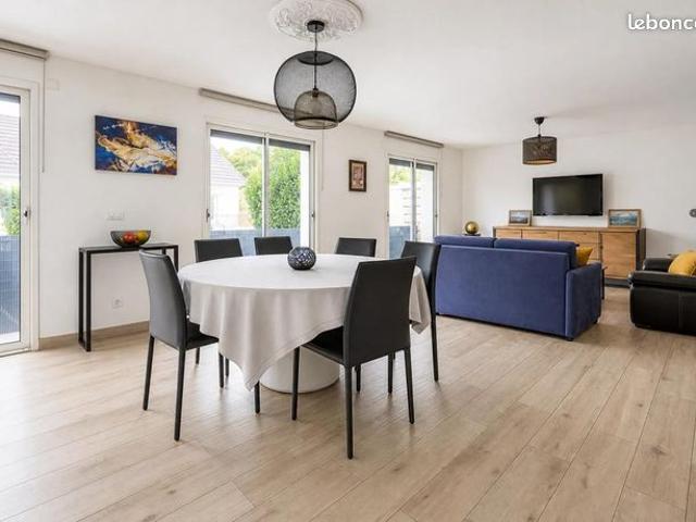 Maison 8 pièces 196 m²
