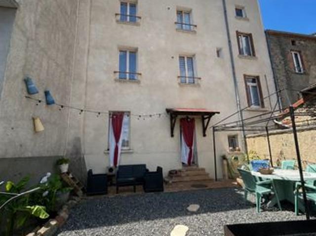 Maison 8 pièces 196 m²