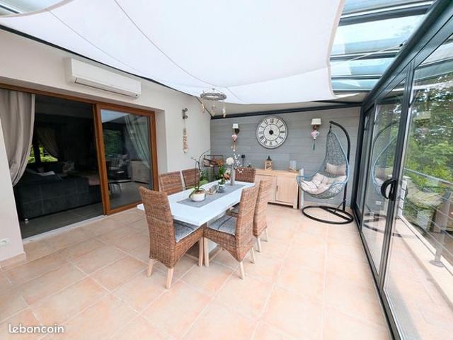 Maison 8 pièces 197 m²