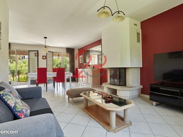 Maison 8 pièces 197 m²
