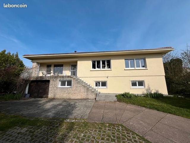 Maison 8 pièces 197 m²