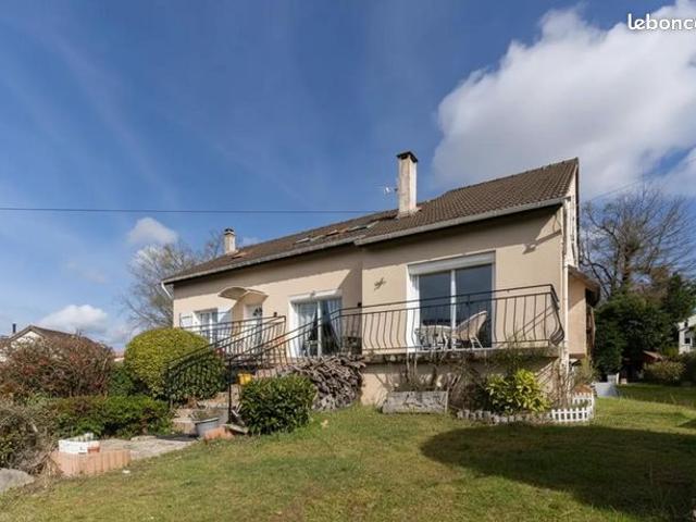 Maison 8 pièces 197 m²