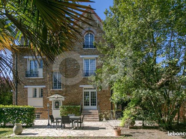 Maison 8 pièces 197 m²