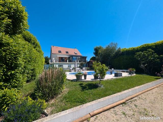 Maison 8 pièces 197 m²