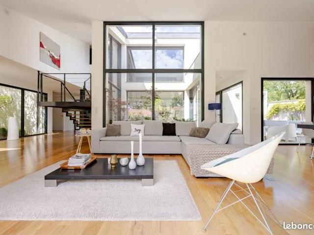Maison 8 pièces 197 m²