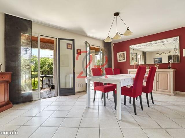 Maison 8 pièces 197 m²