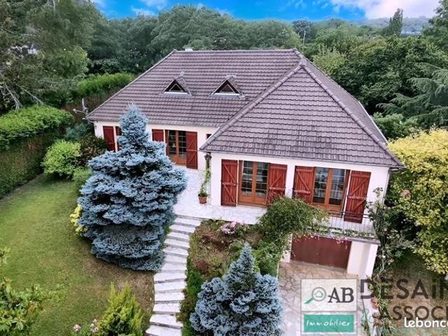 Maison 8 pièces 197 m²