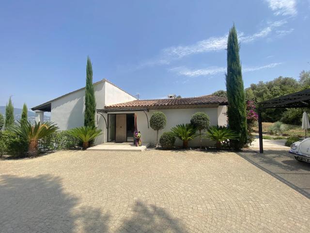 Maison 8 pièces 197 m²