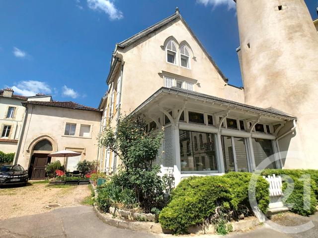 Maison 8 pièces 197 m²