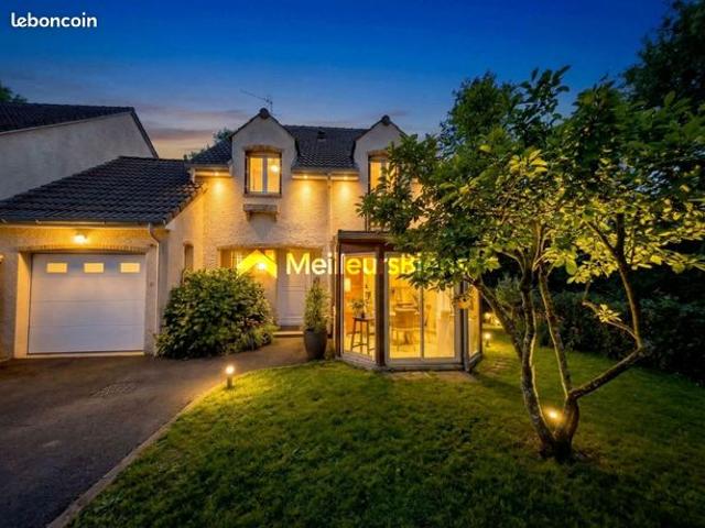 Maison 8 pièces 197 m²