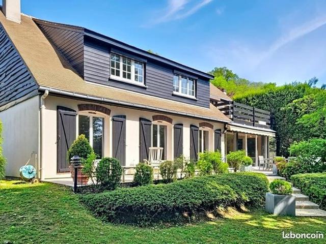 Maison 8 pièces 197 m²