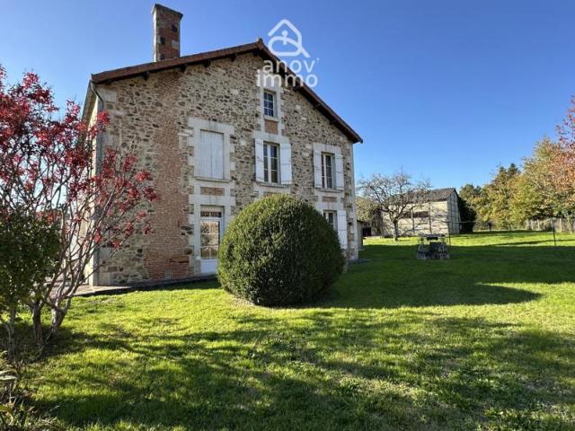 Maison 8 pièces 198 m2 MASSIGNAC