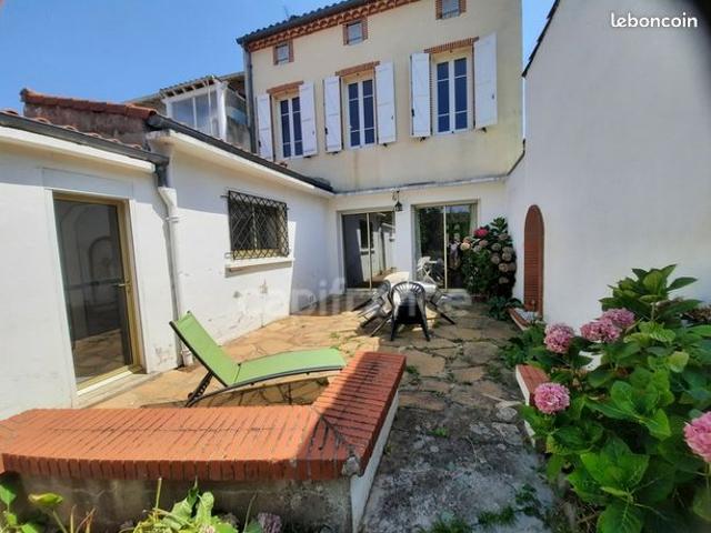 Maison 8 pièces 198 m²