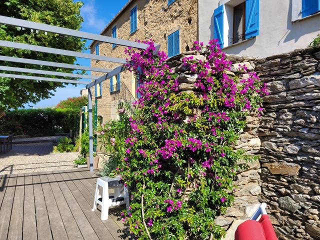 Maison 8 pièces 198 m²