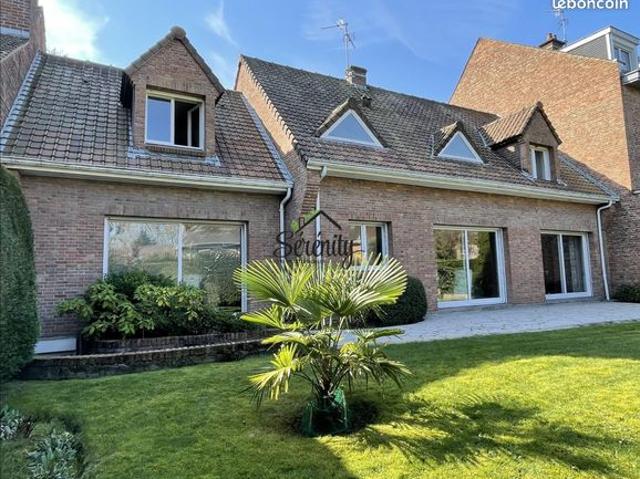 Maison 8 pièces 198 m²