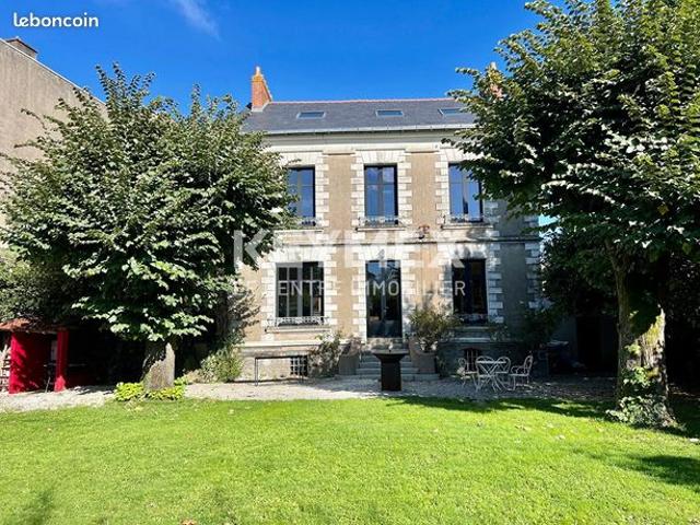 Maison 8 pièces 198 m²