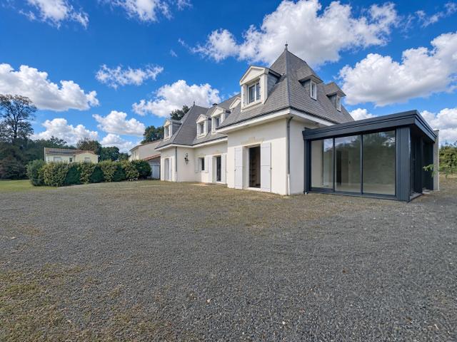 Maison 8 pièces 198 m²